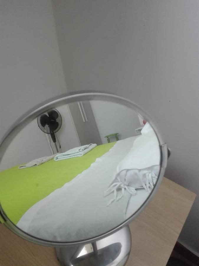 Santy's Rooms: Shared Bath, Central Location, Near Rome Fair Fiumicino Exterior photo